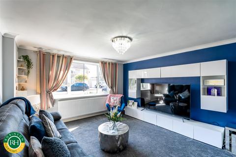 4 bedroom detached house for sale, Lumley Drive, Tickhill, Doncaster