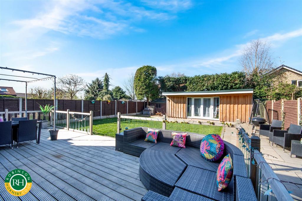 Patio / gardens