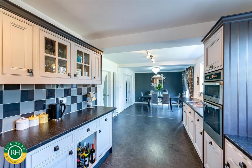 Fitted kitchen