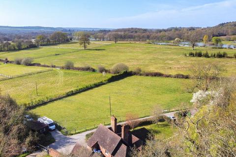 3 bedroom detached house for sale, Alderbrook Road, Smithwood Common, Cranleigh, GU6