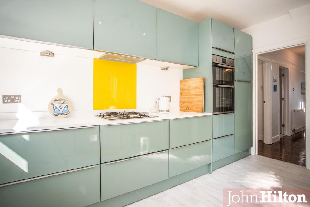 Goldstone Crescent-26.jpg