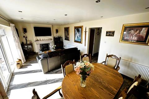 4 bedroom detached house for sale, Calver Crescent, Sapcote LE9