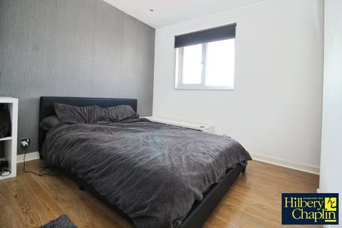 9 Dewey Path, Hornchurch, RM12 6TX