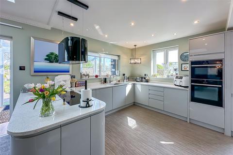 2 bedroom bungalow for sale, North Close, St. Albans, Hertfordshire, AL2