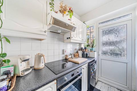 2 bedroom flat to rent, Poynders Court, Clapham Park, London, SW4