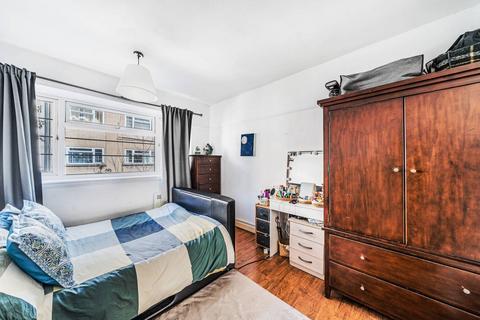 2 bedroom flat to rent, Poynders Court, Clapham Park, London, SW4