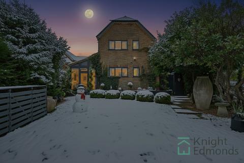 Lower Road, East Farleigh, ME15