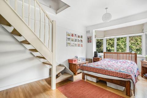 22 Madison Gardens, Bromley, BR2 0SJ
