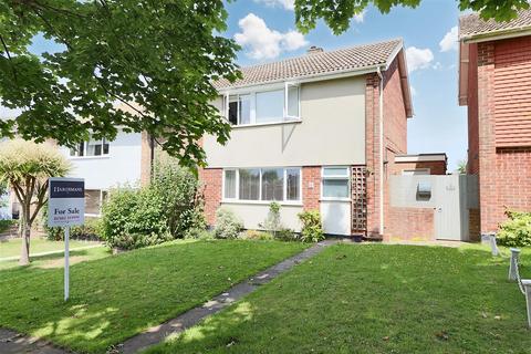 8 Bittern Green, Lowestoft, NR33 8PH