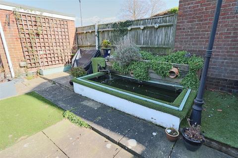 8 Bittern Green, Lowestoft, NR33 8PH