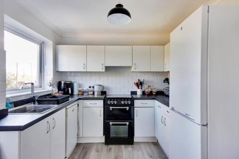 61 Caxton Close, Hartley, Longfield, DA3 7DG