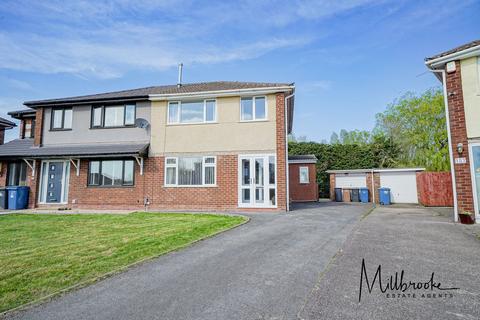 3 bedroom semi-detached house to rent, Wyre Drive, Worsley, M28