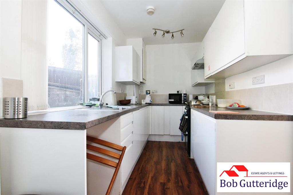 Fitted kitchen/dining room