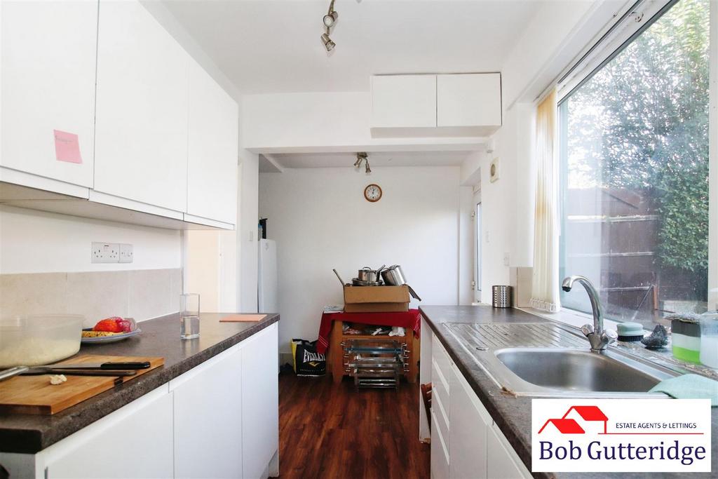 Fitted kitchen/dining room