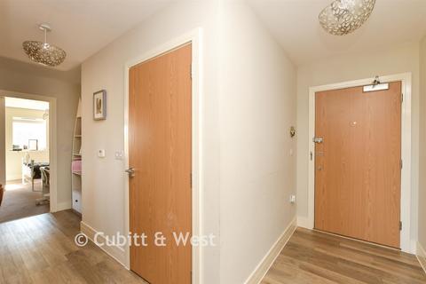 2 bedroom flat for sale, The Kilns, Redhill, Surrey
