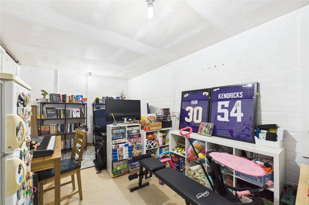 Garage/ Office