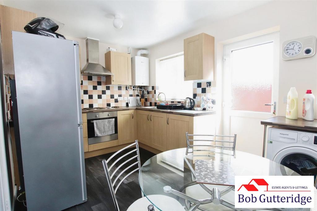 Fitted kitchen/dining room