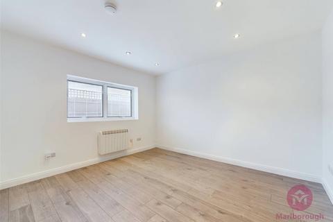 3 bedroom terraced house to rent, Cottage Walk, 175 Roding Lane North, Woodford, Essex, IG8