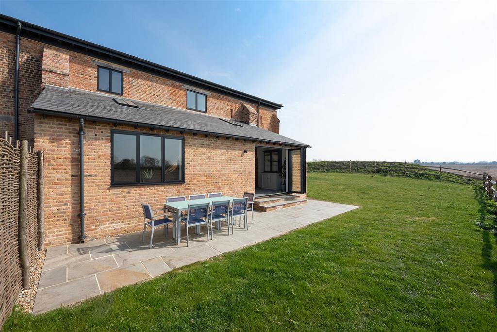 Frognal Farm Barns, Teynham