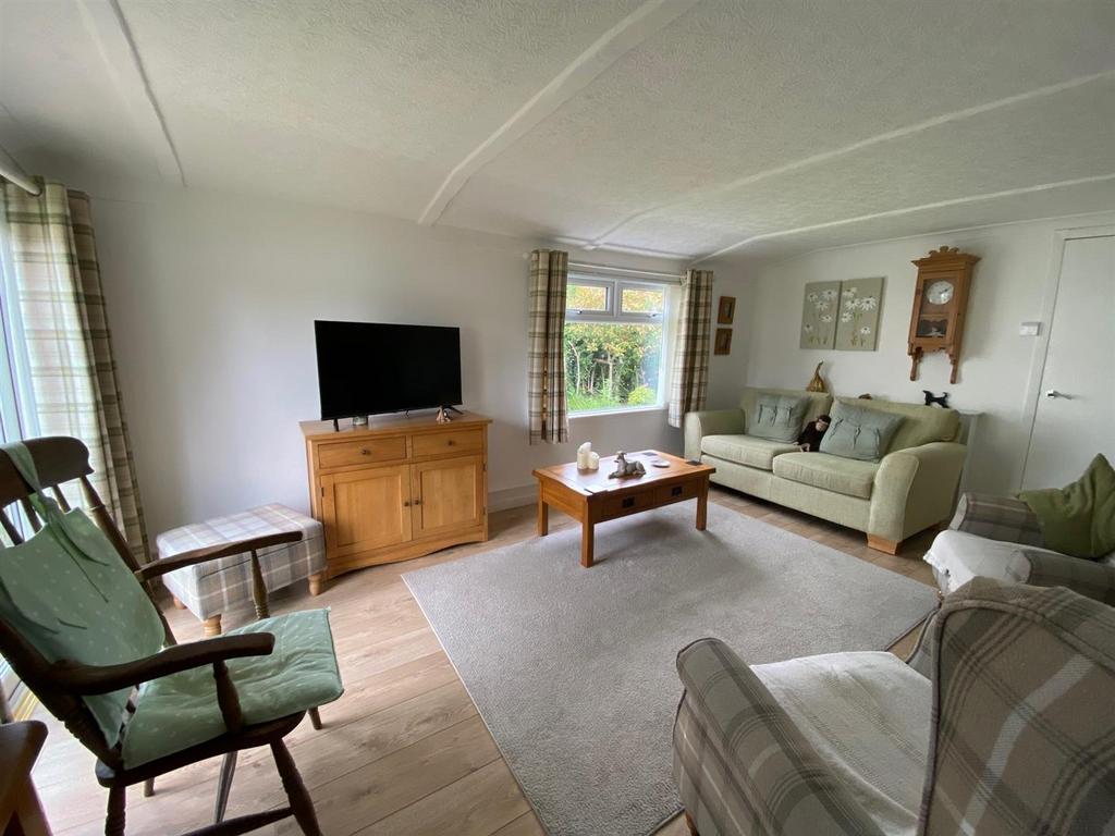 Living Room.jpg