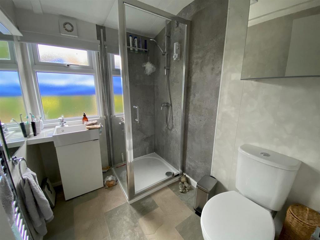 Shower Room.jpg
