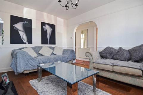 17 Albany Drive, Herne Bay, CT6 8PR