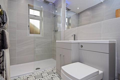 17 Albany Drive, Herne Bay, CT6 8PR