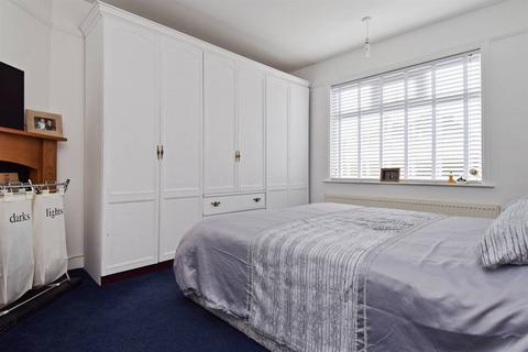 17 Albany Drive, Herne Bay, CT6 8PR
