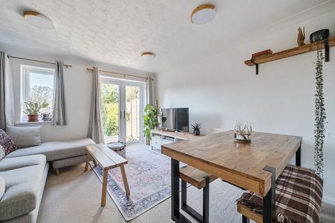 18 Fox Road, Haslemere, GU27 1RG