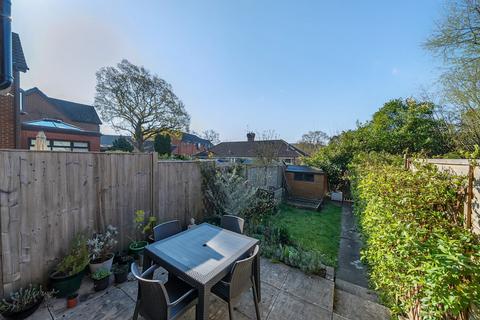 18 Fox Road, Haslemere, GU27 1RG