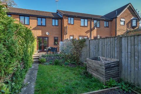 18 Fox Road, Haslemere, GU27 1RG