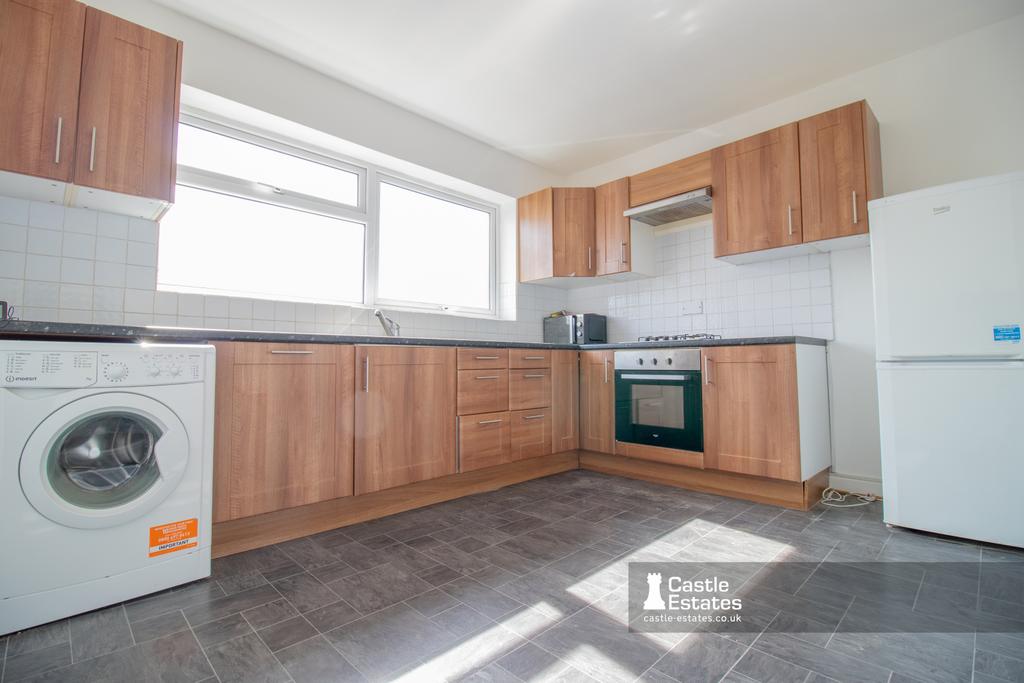 Kitchen &amp; Dining