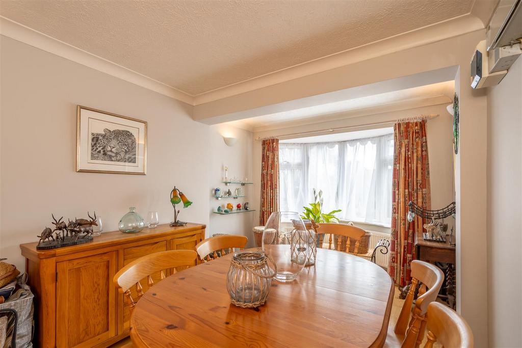 Dining Room or Bedroom 3 (2).jpg