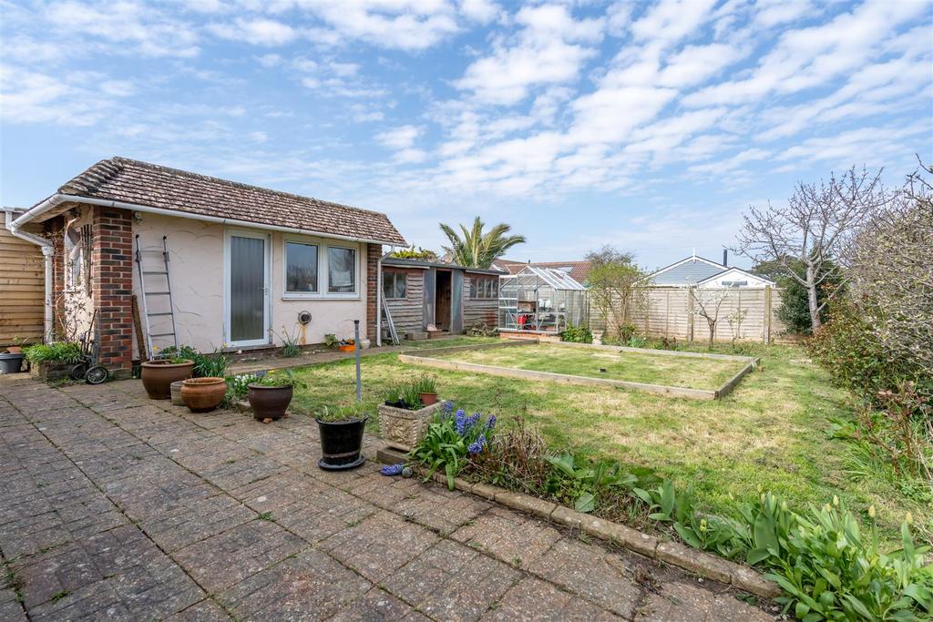 Rear Garden (2).jpg