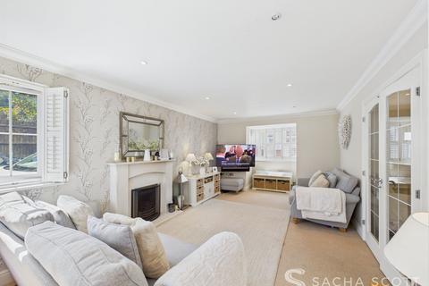 4 bedroom detached house for sale, Osprey Drive, Epsom, KT18