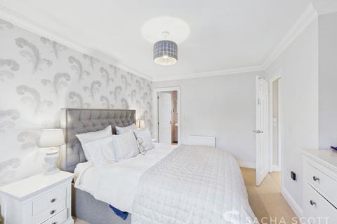 4 bedroom detached house for sale, Osprey Drive, Epsom, KT18