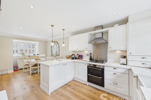 4 bedroom detached house for sale, Osprey Drive, Epsom, KT18