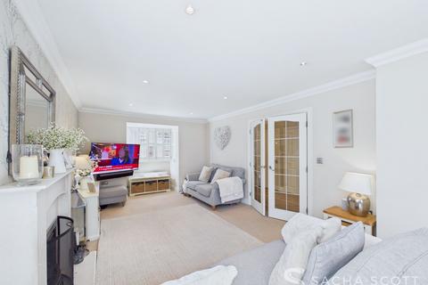 4 bedroom detached house for sale, Osprey Drive, Epsom, KT18