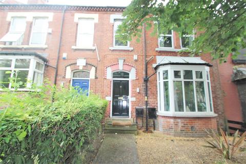 1 bedroom in a house share to rent, Brudenell Road, Hyde Park, Leeds, LS6 1HA