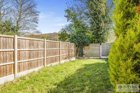 8 Monks Close, London, SE2 0QJ