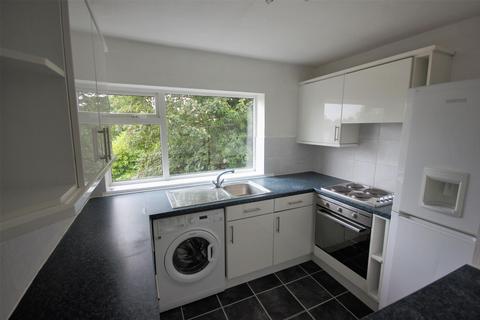 2 bedroom flat to rent, 90 Wake Green Road, Birmingham B13