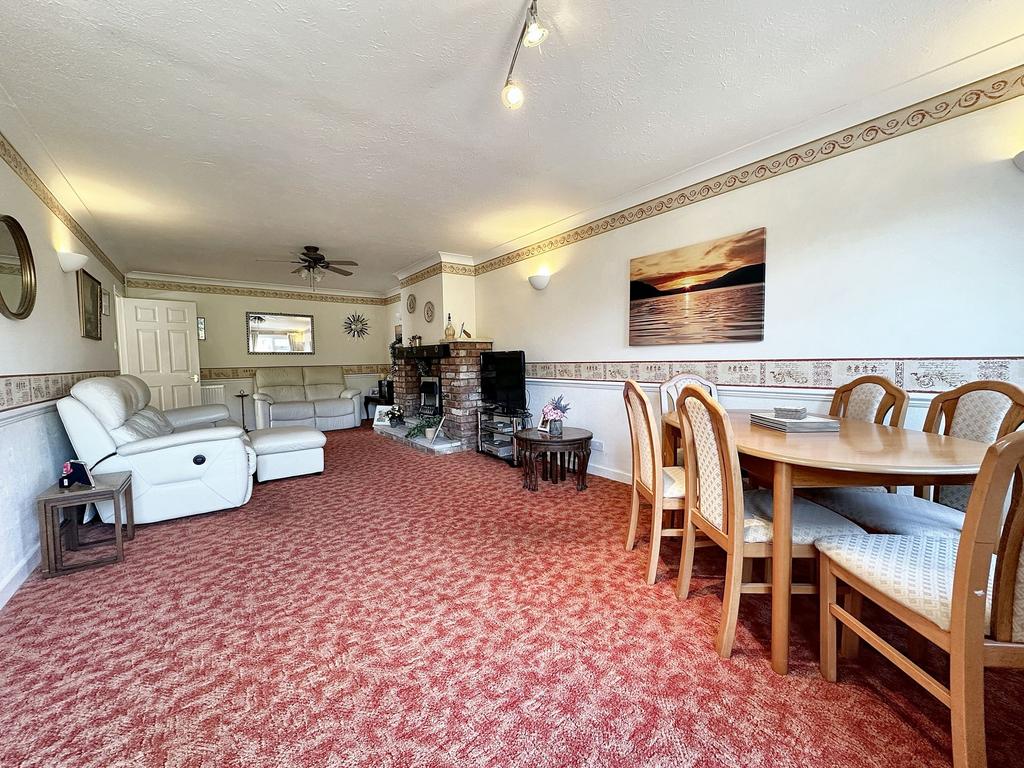 Lounge/Diner