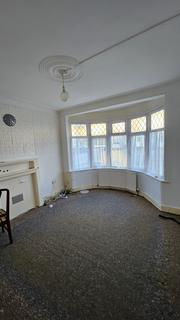4 bedroom terraced house to rent, Windermere Gardens, Ilford IG4