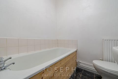 Studio to rent, Burrell Road, Ipswich, IP2