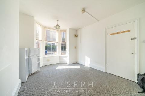 Studio to rent, Burrell Road, Ipswich, IP2
