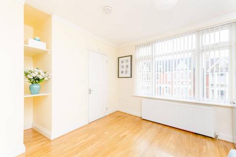 undefined, Welldon Crescent, Harrow, HA1