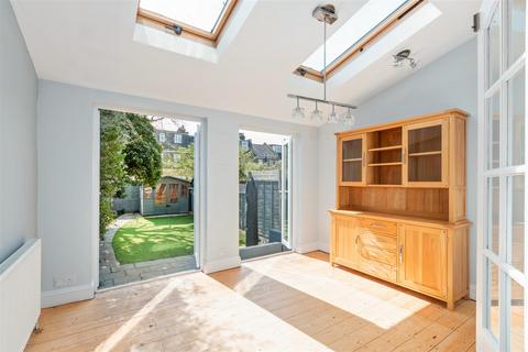 112 Effra Road, London, SW19 8PR