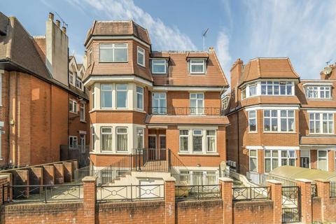 2 bedroom flat to rent, Farnan Road, London SW16