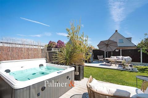 3 bedroom bungalow for sale, Grenfell Avenue, Holland-on-Sea, Clacton-on-Sea, Essex, CO15