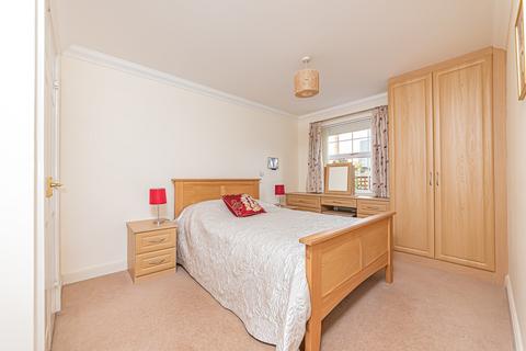 2 bedroom ground floor flat for sale, London Road, Camberley